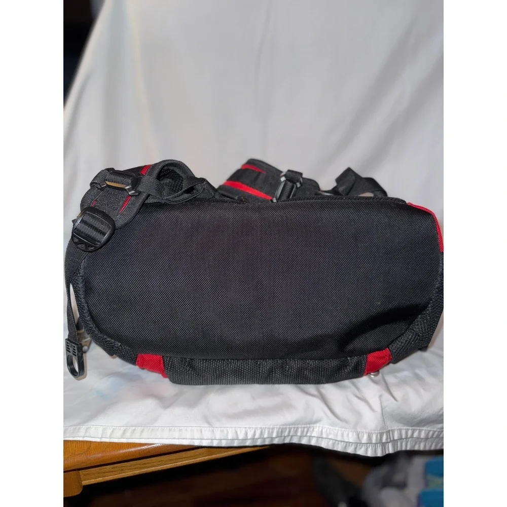Swissgear Men's Backpack Black Red Multifunction Airflow Media Pocket Laptop Bag - Picture 5 of 10